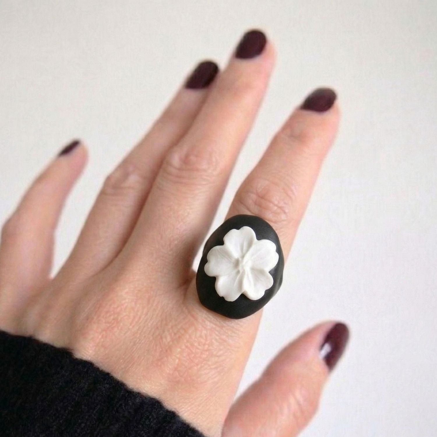 Black Wildflower Chunky Ring