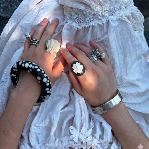 Black Wildflower Chunky Ring