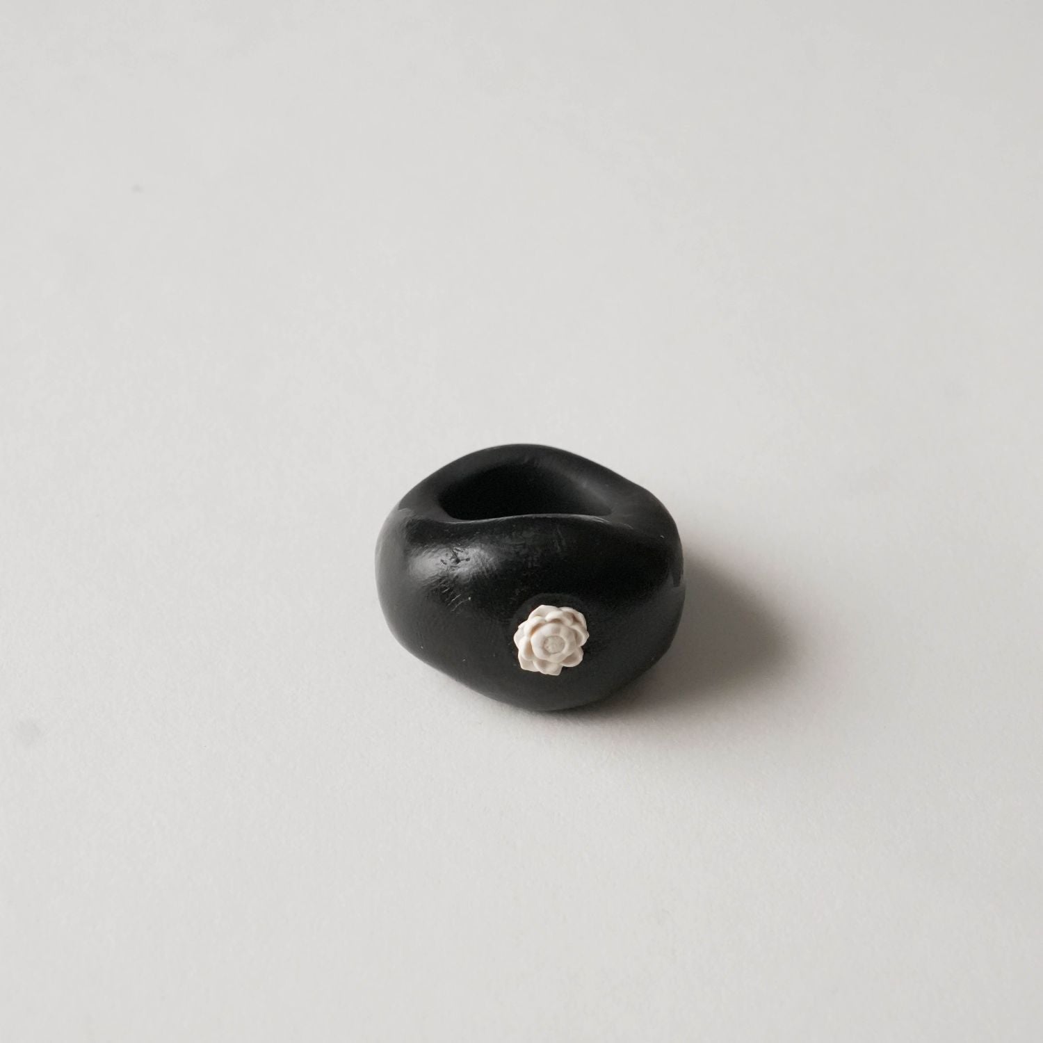 Noir Bloom Chunky Ring