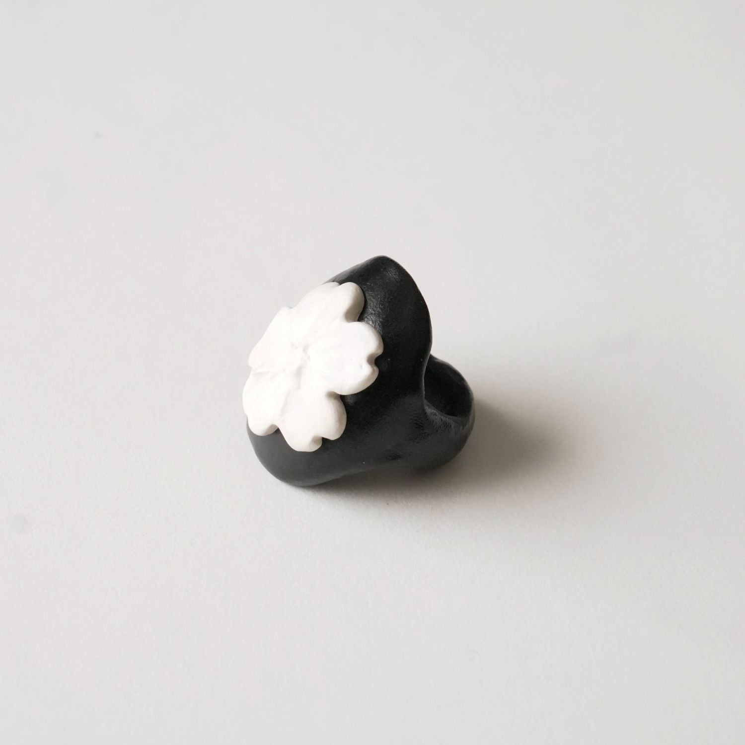 Black Wildflower Chunky Ring