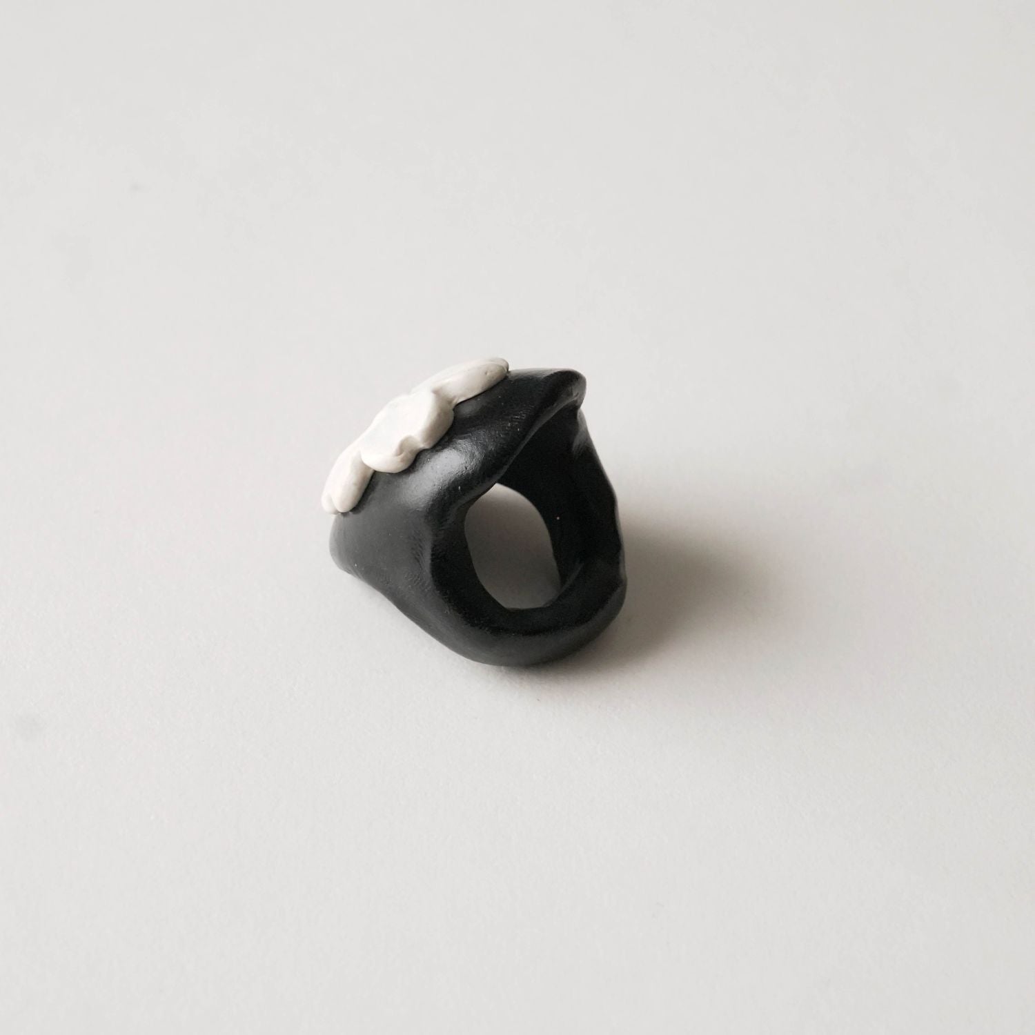 Black Wildflower Chunky Ring